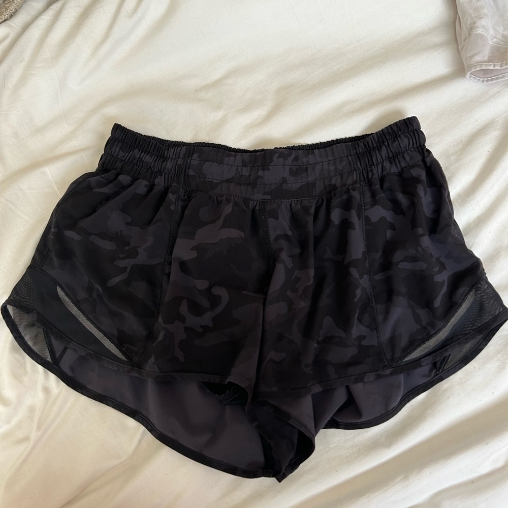 Lululemon Hotty Hot shorts